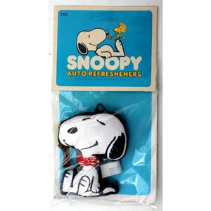 Sealed 1965 Vintage Peanut Snoopy Hugging Woodstock Auto Refreshener NOS